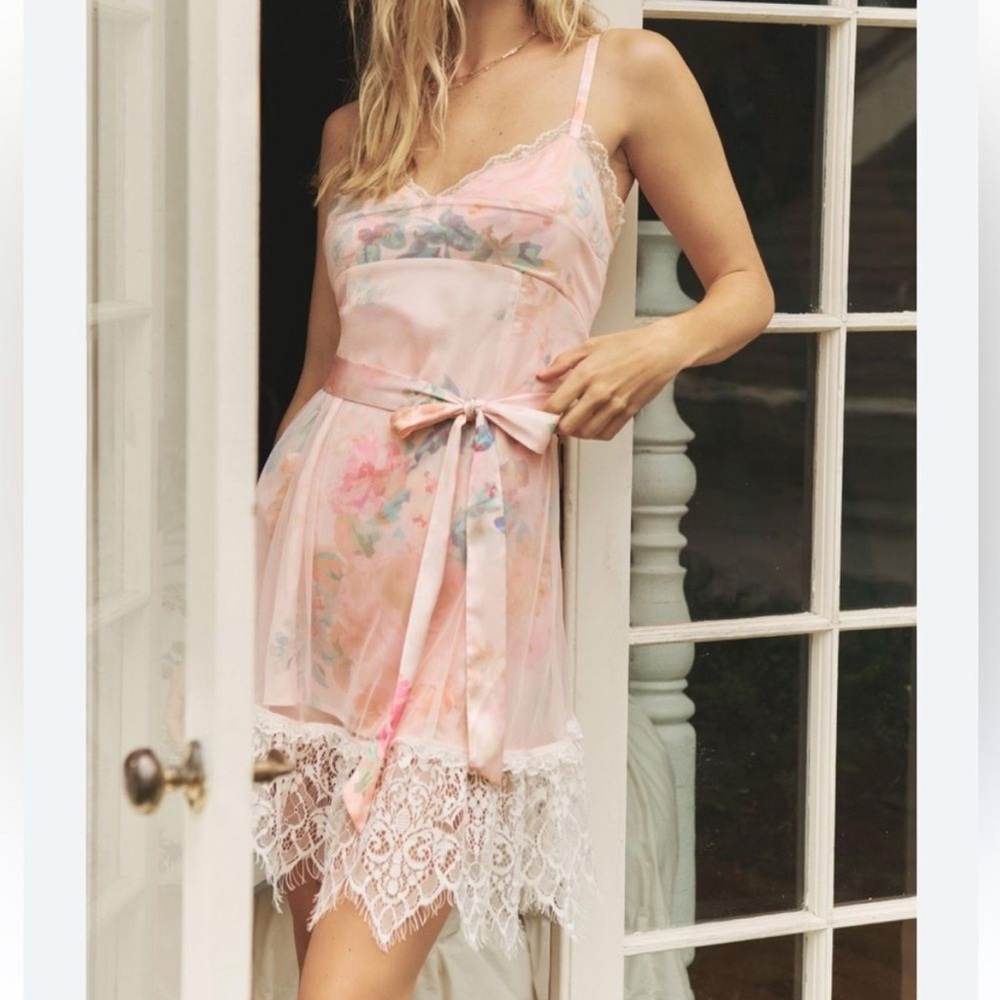 NWT: 🌸 Anthropologie Floral Lace-Trim Satin Dress in Blush Pink